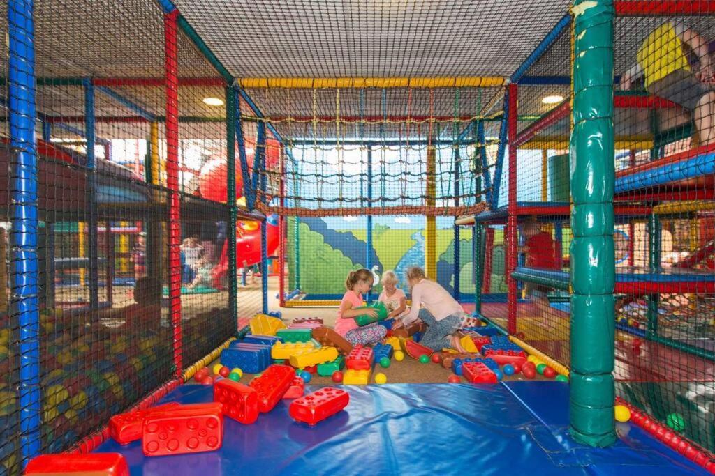 Willa 4-6 Persoons Vakantiewoning Met Eigen Tuin Bakkeveen Zewnętrze zdjęcie